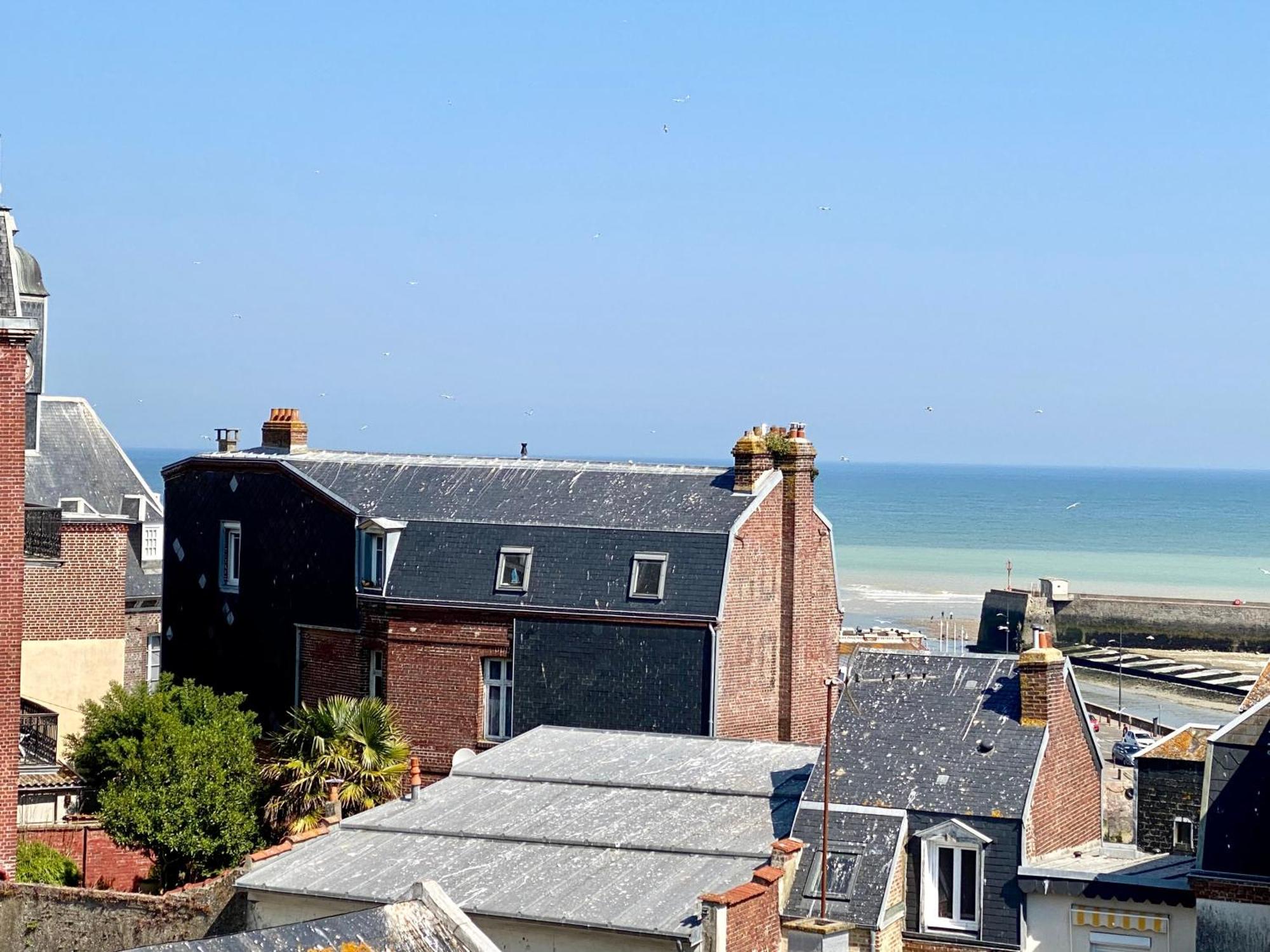 Beau Duplex A Deux Pas Du Port Lägenhet Le Tréport Exteriör bild